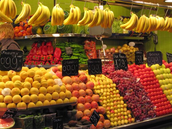 Repartirán 10.000 kilos de fruta en Madrid por el veto ruso - Sputnik Mundo