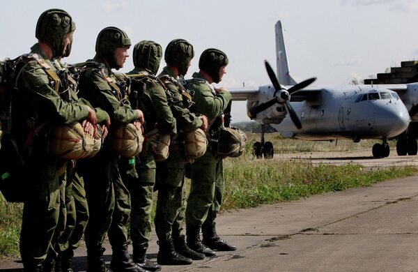 La aviación militar supera la defensa antiaérea del “enemigo” en Lejano Oriente ruso - Sputnik Mundo