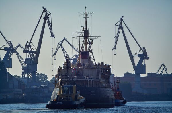 Crucero “Aurora” y rompehielos “Krasin” parten a reparaciones - Sputnik Mundo