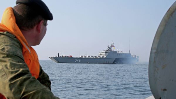 Infantes de la Marina rusa participan en simulacros de desembarco en el Lejano Oriente - Sputnik Mundo