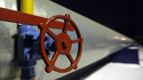 Труба с вентилем на газоизмерительной станции - Sputnik Mundo