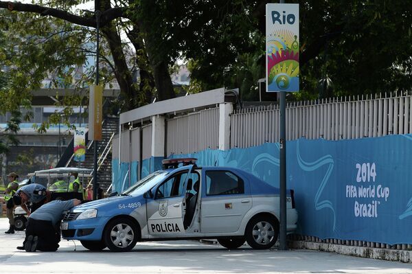 Policías corruptos de Río de Janeiro practicaron la extorsión durante años - Sputnik Mundo