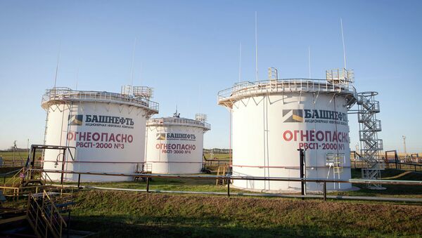 Embargan las acciones de la petrolera Bashneft propiedad del grupo de Yevtushénkov - Sputnik Mundo