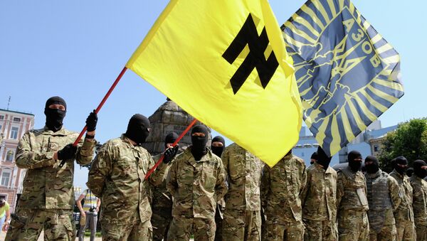 Бойцы батальона “Азов” приняли присягу в Киеве перед отправкой на Донбасс - Sputnik Mundo