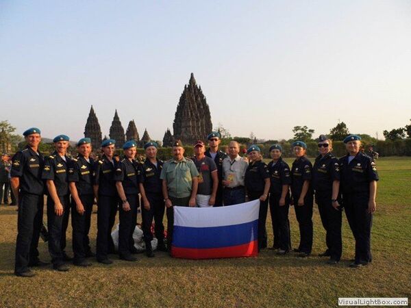 El equipo ruso conquista el título mundial de paracaidismo militar - Sputnik Mundo