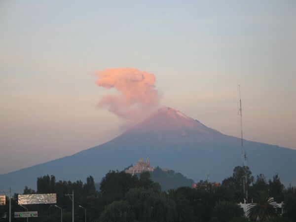 Volcán Popocatépetl - Sputnik Mundo