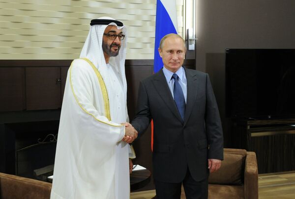 Mohammed bin Zayed Al Nahyan, príncipe heredero de Emiratos Árabes Unidos, y Vladímir Putin, presidente de Rusia - Sputnik Mundo