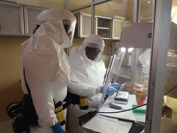 Vacuna contra ébola supera prueba inicial en EEUU - Sputnik Mundo