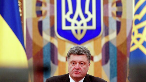 El presidente de Ucrania firma ley que prevé llevar a cabo tres movilizaciones en 2015 - Sputnik Mundo