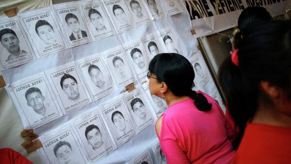 Fotos de los estudiantes desaparecidos en México - Sputnik Mundo