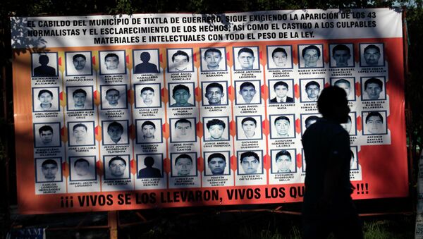 Los 43 estudiantes desaparecidos en México fueron asesinados y quemados - Sputnik Mundo