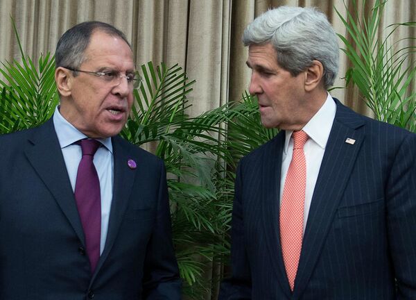 Ministro de Exteriores ruso, Serguéi Lavrov y secretario de Estado de EEUU, John Kerry - Sputnik Mundo