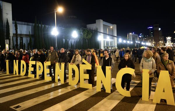 Independentistas catalanes ven perjudicial quedarse en España - Sputnik Mundo