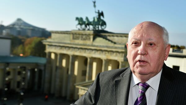 Mijaíl Gorbachov en Berlín - Sputnik Mundo