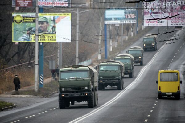 Las autoridades de Donetsk dicen que la columna detectada por la OSCE pertenece a milicias - Sputnik Mundo