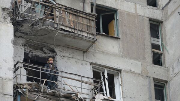 Al menos 10 civiles muertos por bombardeos en Górlovka en las últimas 24 horas - Sputnik Mundo