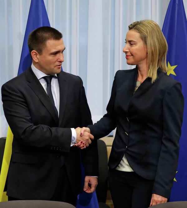 Ministro de Asuntos Exteriores de Ucrania, Pavló Klimkin y alta representante de la UE para Asuntos Exteriores y Política de Seguridad, Federica Mogherini - Sputnik Mundo