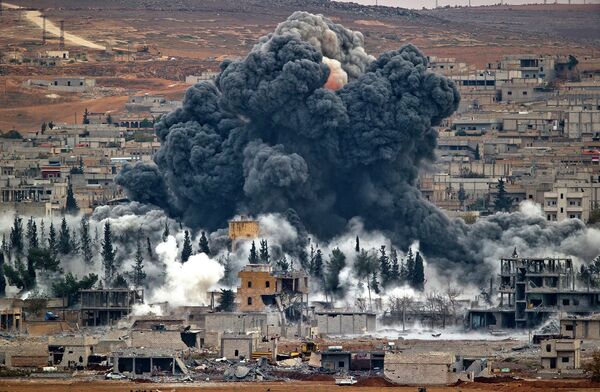 Aviones norteamericanos atacan ciudad siria de Kobani - Sputnik Mundo