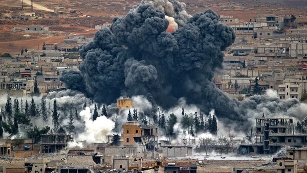 La coalición internacional lanza 30 ataques contra el EI en Irak y Siria en tres días - Sputnik Mundo