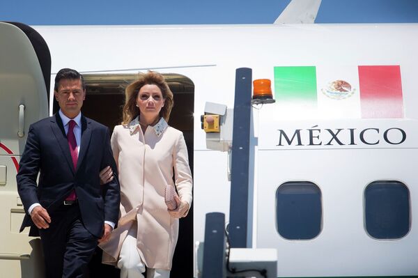 Presidente de México Enrique Peña y primera dama de México, Angélica Rivera de Peña - Sputnik Mundo