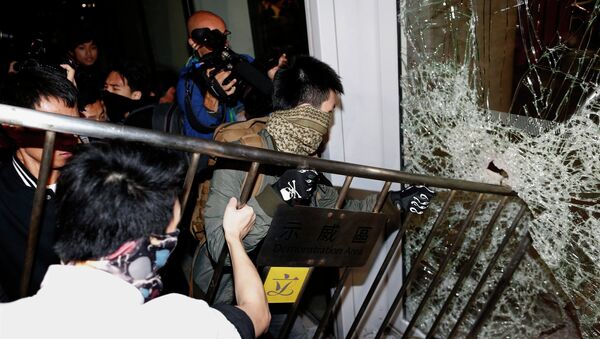 Nuevos enfrentamientos en Hong Kong - Sputnik Mundo