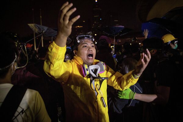 Nuevos enfrentamientos en Hong Kong - Sputnik Mundo
