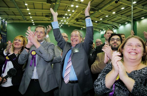 Partido ultranacionalista inglés gana su segundo escaño en el Parlamento británico - Sputnik Mundo