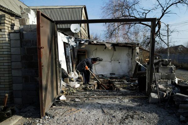 Donetsk y Krasny Pajar después del fuego artillero - Sputnik Mundo
