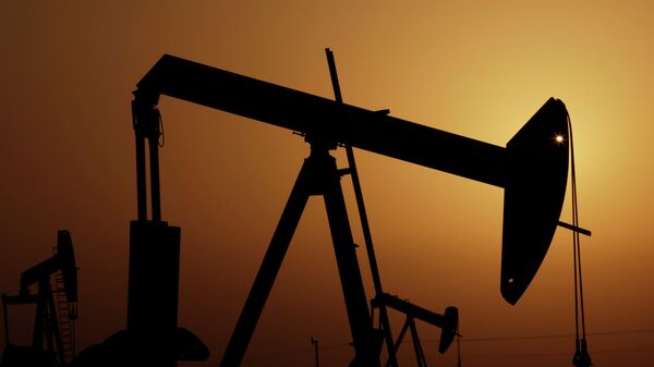 Нефтяные насосы в пустыне Бахрейна - Sputnik Mundo