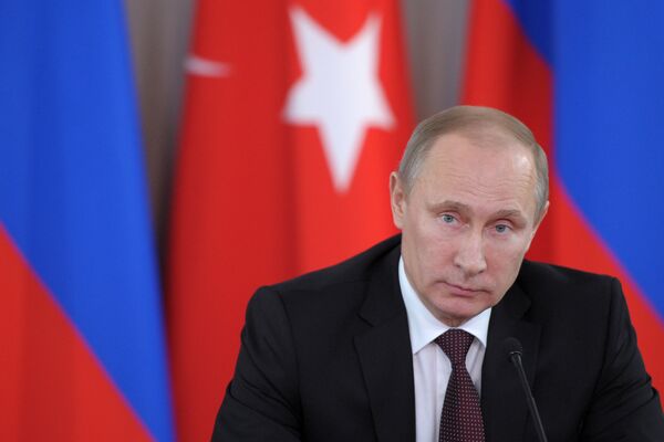 Putin califica las sanciones de ilegales y aboga por la cooperación con Turquía - Sputnik Mundo