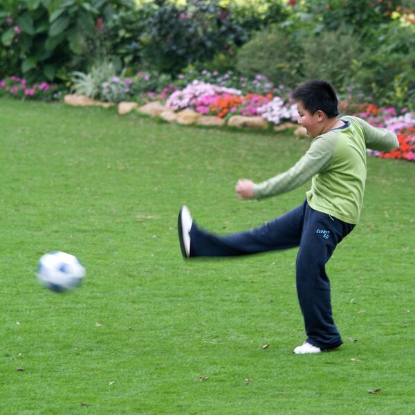 China incluirá el fútbol como materia obligatoria en las escuelas - Sputnik Mundo