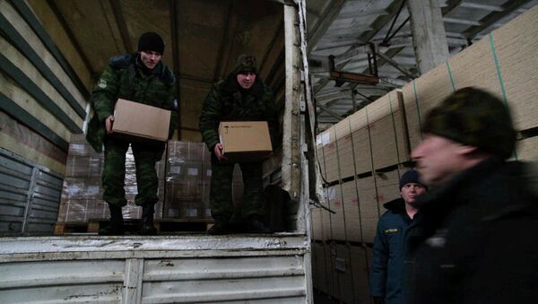 Rusia ha enviado ya más de 14.000 toneladas de ayuda humanitaria a Donbás - Sputnik Mundo