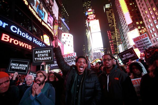 La policía detiene a más de 30 manifestantes en Nueva York - Sputnik Mundo