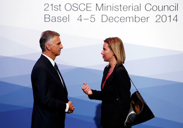 Didier Burkhalter,presidente de Suiza, y Federica Mogherini, jefa de la diplomacia europea - Sputnik Mundo