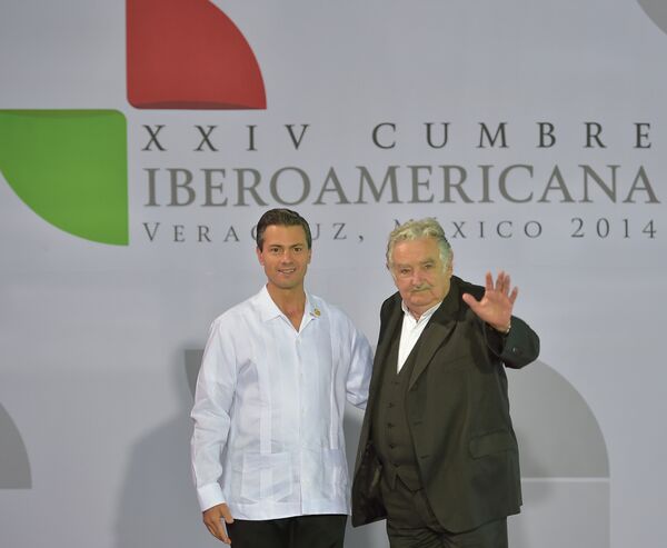 Enrique Peña, presidente del México, y José Mujica, presidente del Uruguay - Sputnik Mundo