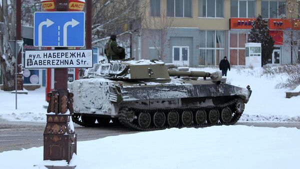 La OSCE informa de la retirada de los armamentos pesados por las milicias de Donbás - Sputnik Mundo