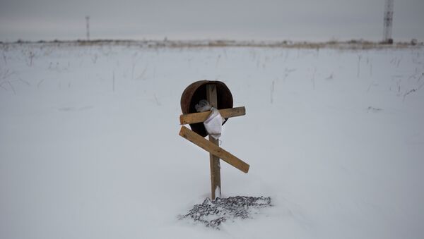Tumba del soldado desconocido en el este de Ucrania - Sputnik Mundo